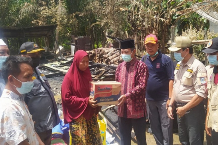 Ramoini (41), korban kebakaran di Mampun Merangin peroleh bantuan