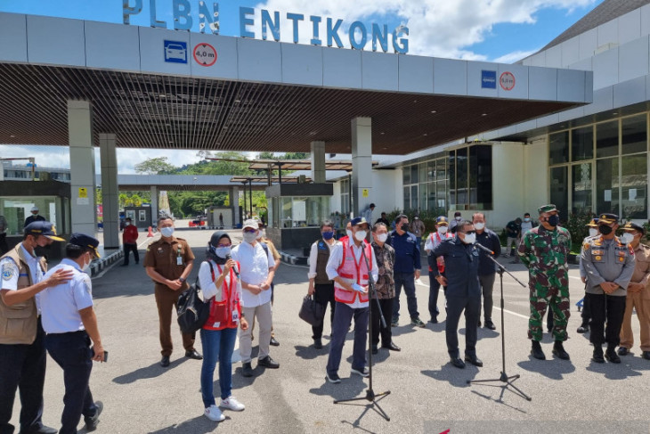 Menhub evaluasi kepulangan PMI dari PLBN Aruk dan Entikong