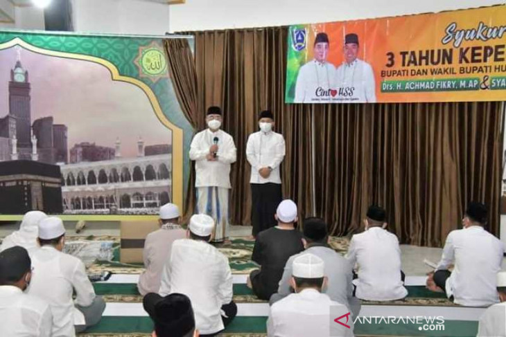 Syukuran dan sholat hajat tiga tahun kepemimpinan Bupati dan Wabup HSS