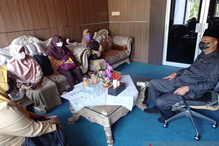 DPRD Pangkalpinang akan perjuangkan nasib guru honorer