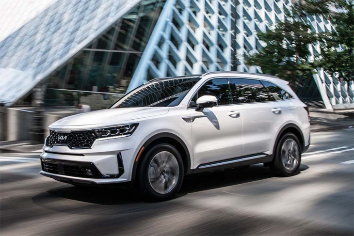 Harga Sorento Hybrid 2022 yang diumumkan Kia