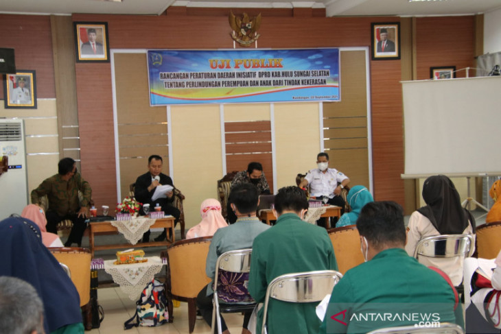 DPRD HSS uji publik raperda perlindungan perempuan dan anak