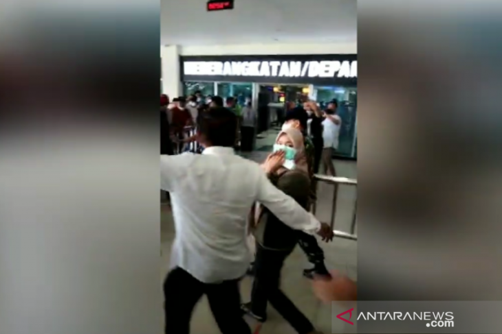 Bupati Kolaka Timur Andi Merya Nur diterbangkan ke Jakarta usai diperiksa KPK