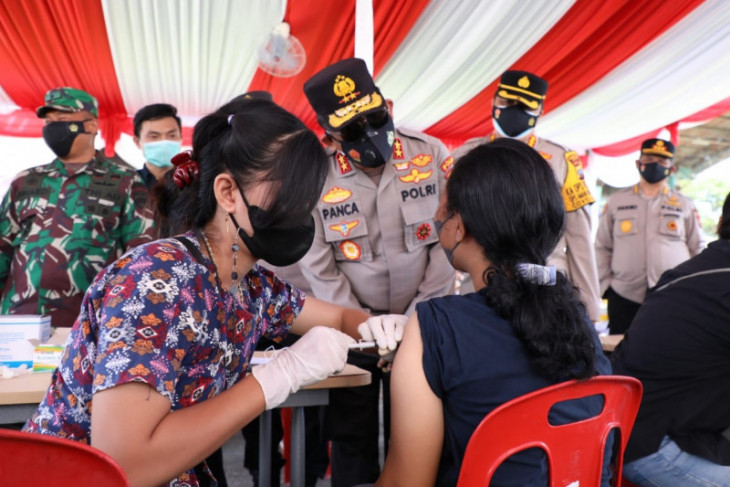 Kapolda Sumut apresiasi vaksinasi di Kampus USU dan Panca Budi