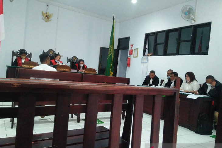 Dua terdakwa penipuan miliaran rupiah jalani persidangan tegakkan hukum
