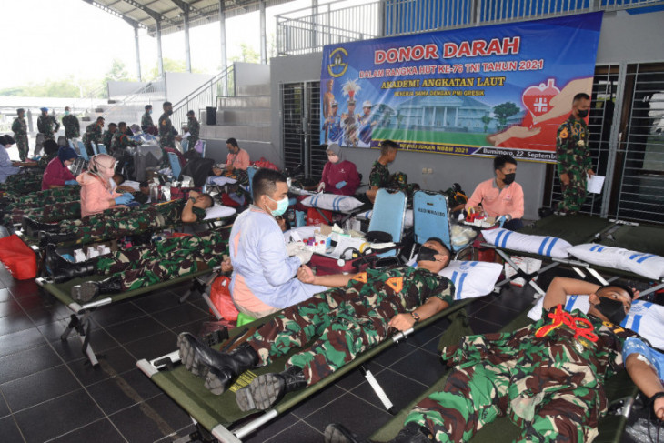 Bantu stok PMI, bakti sosial AAL kumpulkan 328 kantong darah