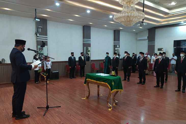 Bobby lantik 12 direksi BUMD Kota Medan