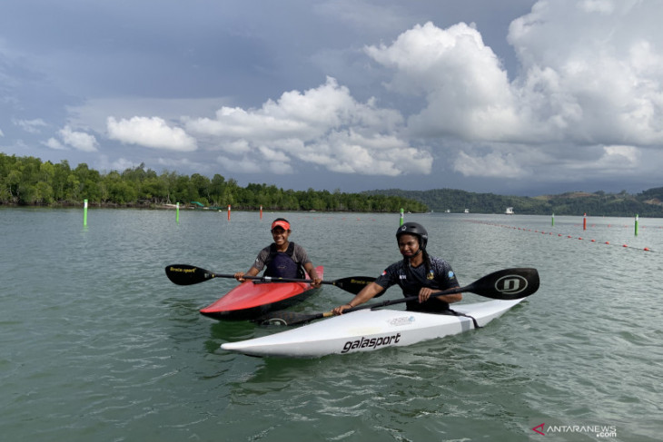 Atlet dayung lakukan tes arena, termasuk andalan Jambi