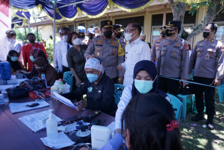Kapolda Malut tinjau Vaksinasi Merdeka di Halmahera Utara perangi COVID -19