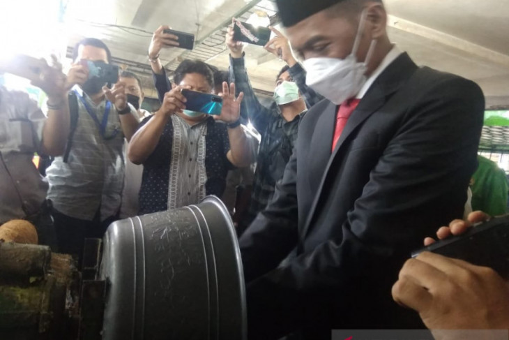 Dirut Perumda Pasar Kota Medan Suwarno langsung temui pedagang pasar