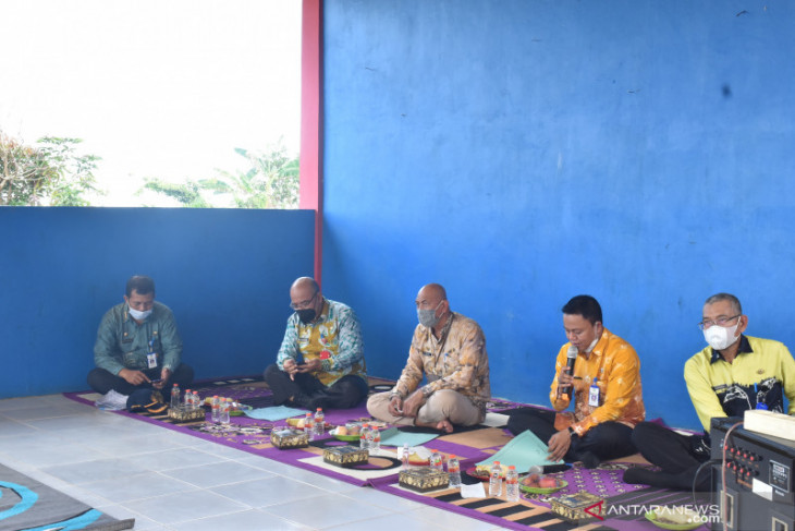 Asisten Pemerintahan minta para camat di Tanah Laut ikut mengawasi distribusi LPG 3 kg