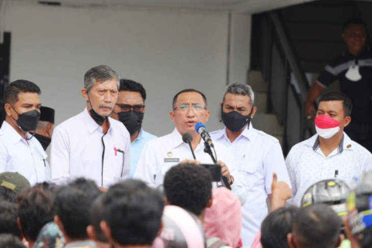 Walikota Ternate enggan izinkan PKL berjualan di lahan parkir tegakkan aturan