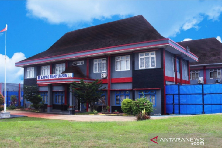 Napi korupsi Lapas Banyuasin ditemukan setengah sadar, kemudian meninggal di RS