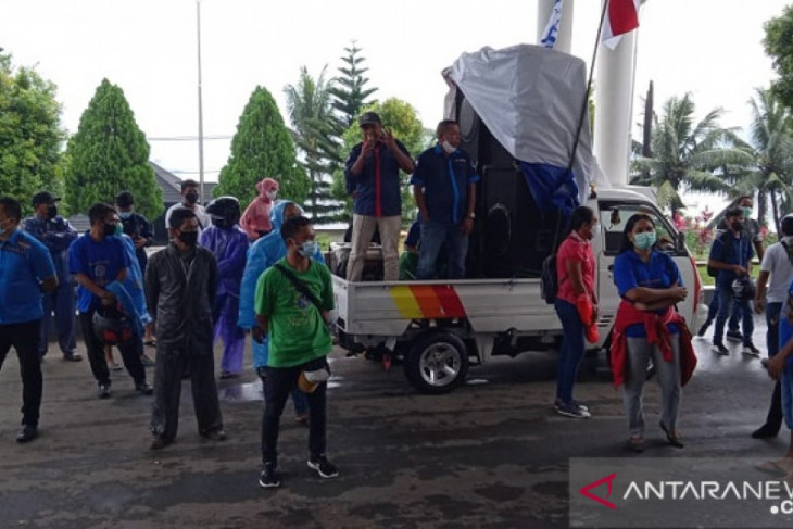 Puluhan karyawan hotel terkena PHK akibat bergabung dengan SBSI tegakkan aturan