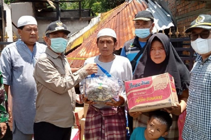 Bupati Merangin santuni korban kebakaran di Desa Bukit Perentak