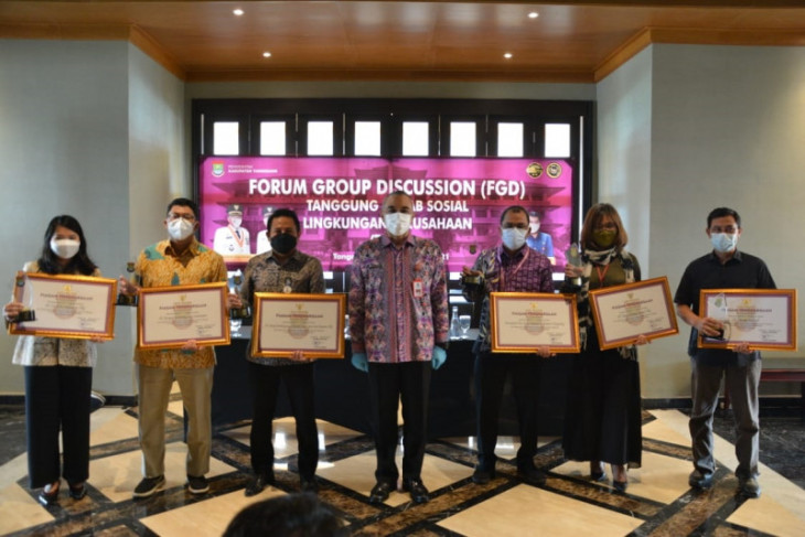 Pemkab Tangerang beri penghargaan perusahaan salurkan CSR