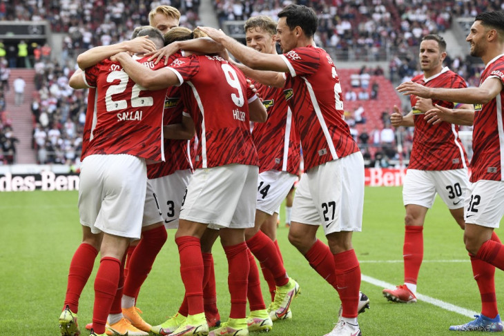 Freiburg mainkan laga terakhir di Dreisam dengan gilas Augsburg 3-0