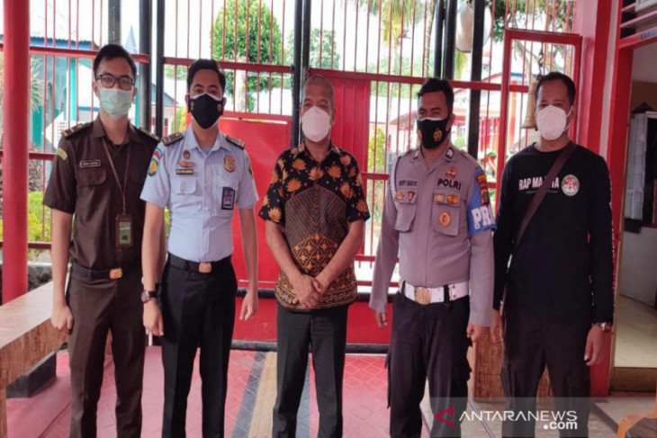 Mantan Camat Natal tersangka korupsi DD ditahan