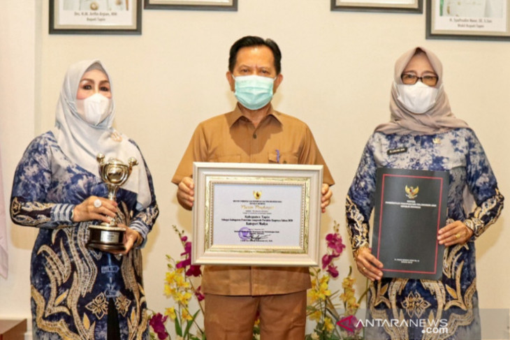 Pemkab Tapin terima Anugerah Parahita Eka Praya 2020