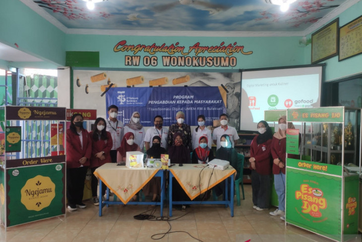 Kelompok UMKM Wonokusumo Surabaya dibekali pelatihan digitalisasi