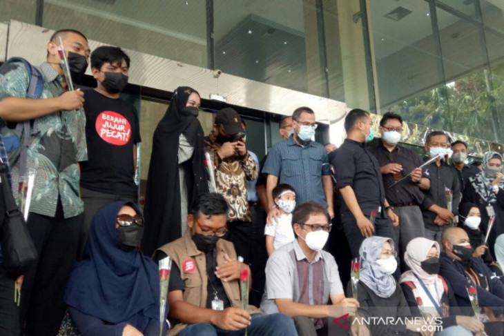 Mantan pegawai KPK terbuka diskusi dengan Polri