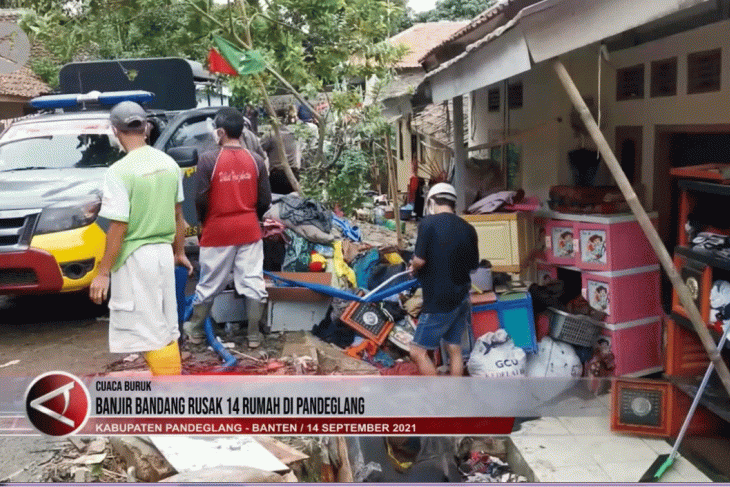 Banjir bandang rusak 14 rumah di Pandeglang