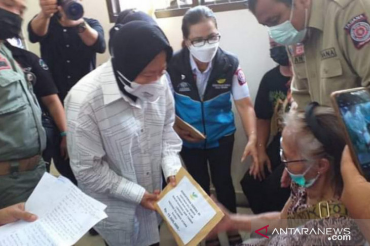 Mensos beri santunan ke korban banjir di Minahasa Tenggara