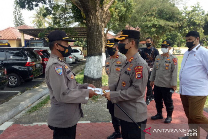Kapolres Serang Kota beri penghargaan pada Kanit Binmas Polsek Taktakan