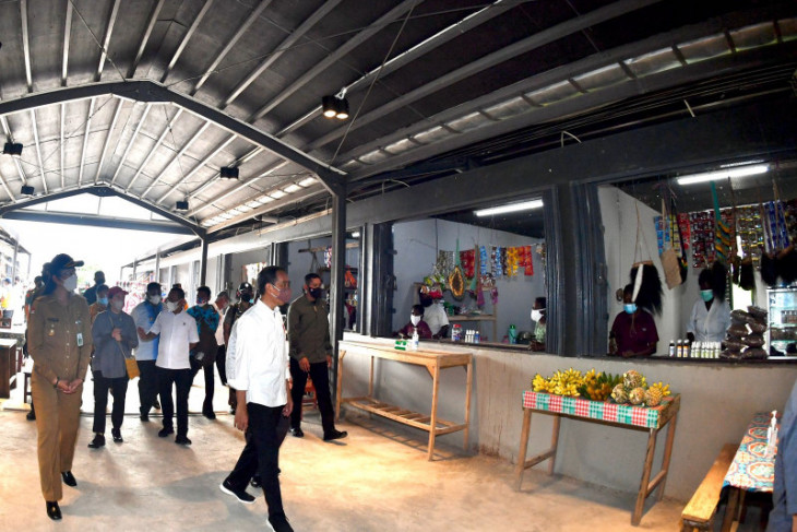 President Jokowi visits Sota market in Merauke