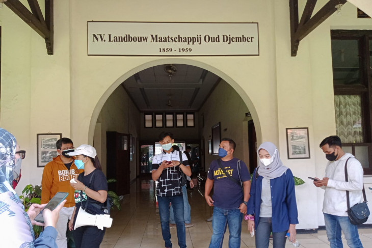 Wisata kota menyusuri bangunan bersejarah di Jember