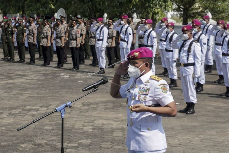 Ziarah makam pahlawan HUT TNI