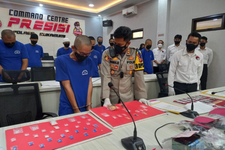 Oknum guru pecandu dan miliki ganja di Sukabumi ditangkap polisi