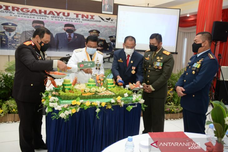 Gubernur Kalsel: Semua orang di negeri ini mencintai TNI