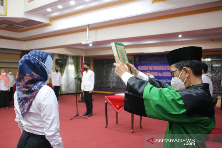 Bupati lantik puluhan pejabat administrator dan pengawas