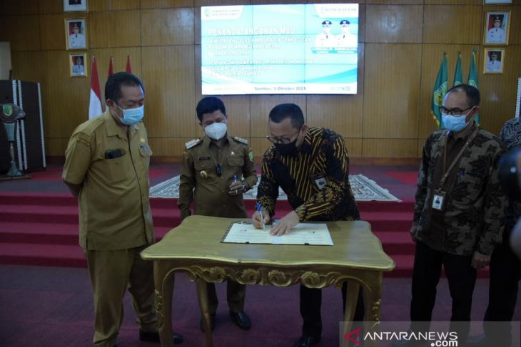 Sambas gandeng Bank Kalbar wujudkan tata keuangan yang transparan
