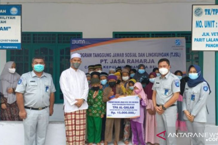 Jasa Raharja Babel serahkan bantuan pendidikan ke TPA Al Qalam