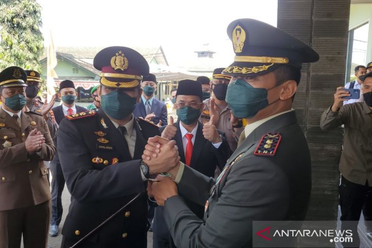 Dandim 0607 Sukabumi ajak seluruh elemen masyarakat bersatu tangani penyebaran COVID-19