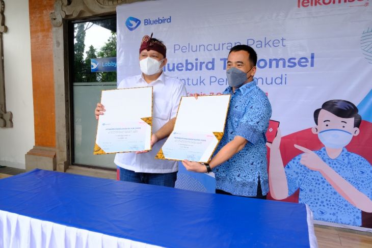 Telkomsel percepat peningkatan kepuasan kerja pengemudi Bluebird