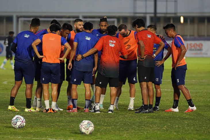 Arema FC geber latihan jelang bergulirnya seri kedua kompetisi