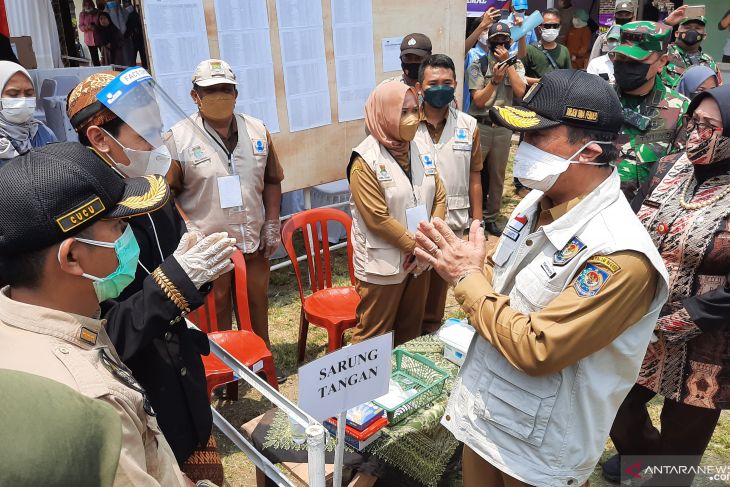 Dirjen Bina Pemdes dan Bupati Ahmed Zaki pantau pelaksanaan Pilkades di Tangerang