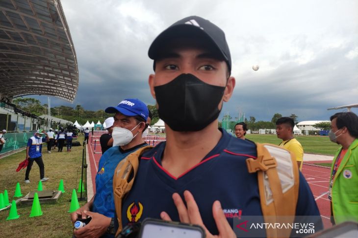 Halomoan peraih emas dan pemecah rekor PON lari 400 meter gawang