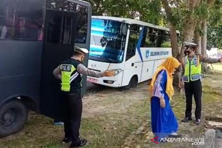 Polres Bangka Barat bantu jemput lansia ikut gebyar vaksinasi COVID-19