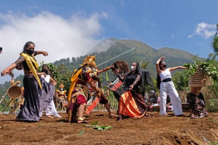 Festival Lima Gunung