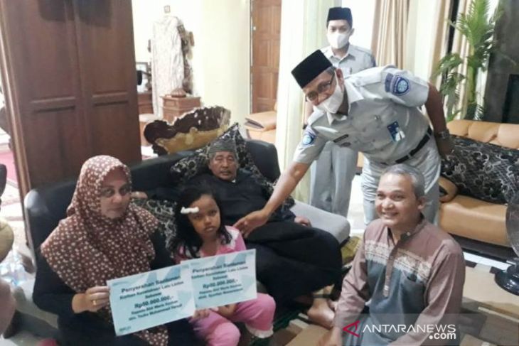 Jasa Raharja santuni korban kecelakaan satu keluarga di Aceh Barat Rp108 juta