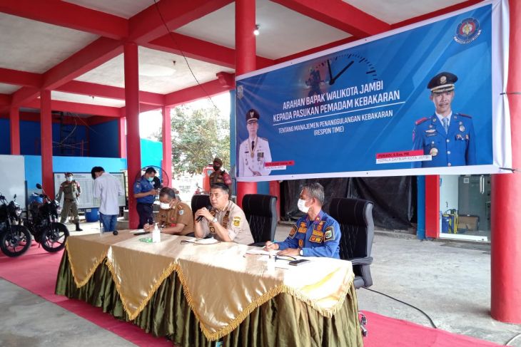 Petugas damkar Kota Jambi tingkatkan menajemen penanggulangan kejadian