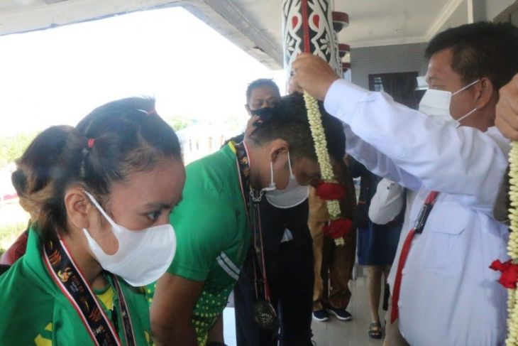 Peraih medali PON Papua, Jeka dan Rosalina tiba di Simalungun