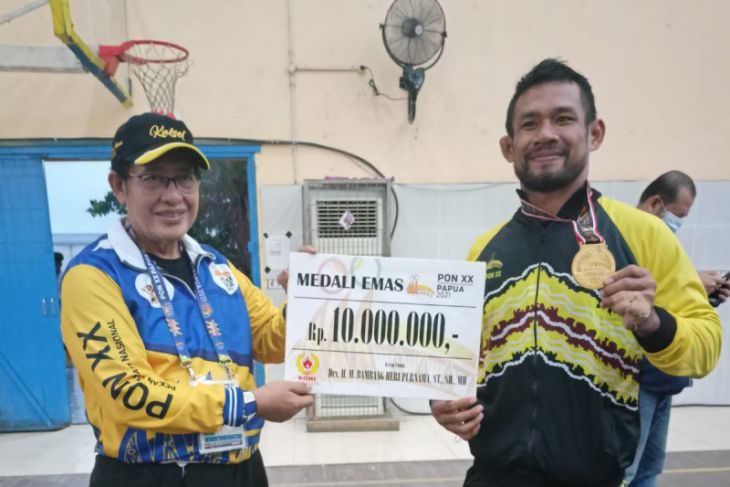 Pegulat Fahriansyah raih medali emas kedua bagi Kalsel di PON Papua