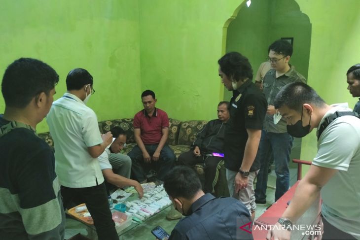 Polisi Bengkulu tangkap mantan anggota Polri jadi pengedar ganja