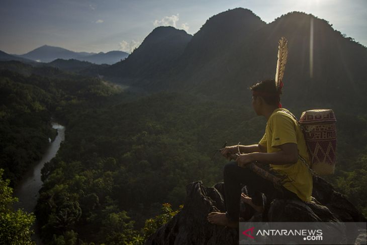 Wisata Bukit Batu Langara Di Kawasan Geopark Meratus