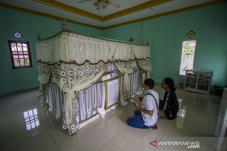 Wisata Religi Dengan Menyusuri Sungai Di Kalsel